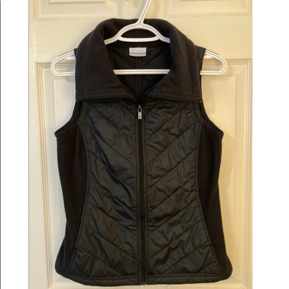 Women’s Black Columbia vest XS.